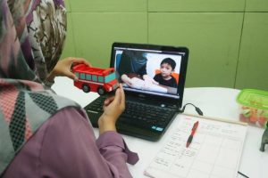 Bagaimana layanan AVT di Kasoem Hearing Center?