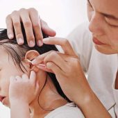 Cara Membersihkan Telinga Anda yang Benar