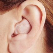Apa itu Alat Bantu Dengar In-the-Ear ITE