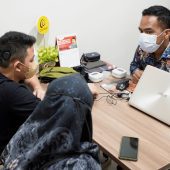 Apa Itu Implan Pendengaran