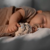 Pemeriksaan Pendengaran OAE pada Bayi di Bawah 6 Bulan